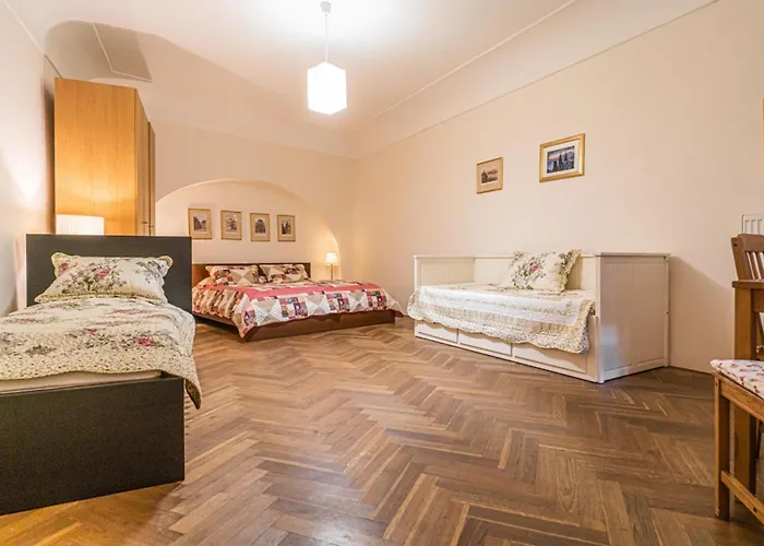 1 Bed Flat - Sleeps 4 - Pets - Wifi * Prag