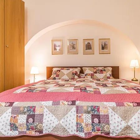 Charm In Mala Strana Apartman