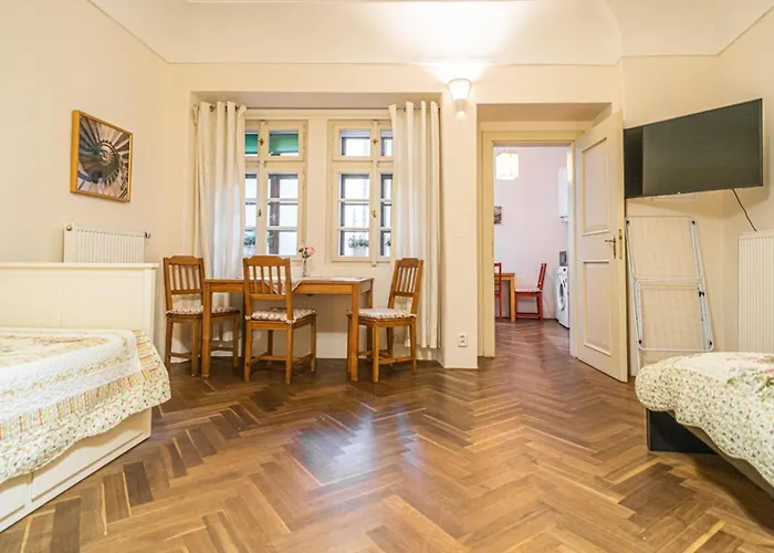 1 Bed Flat - Sleeps 4 - Pets - Wifi Apartment Prag